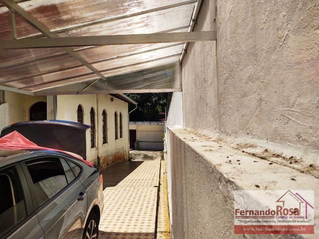 Casa à venda com 3 quartos, 600m² - Foto 2