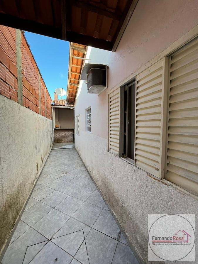 Casa à venda com 3 quartos, 147m² - Foto 4