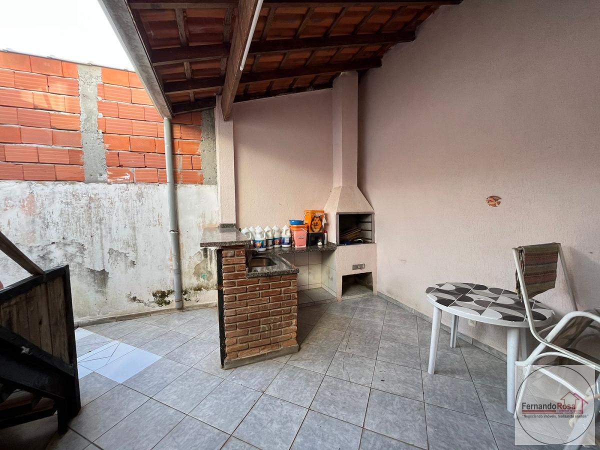 Casa à venda com 3 quartos, 147m² - Foto 1