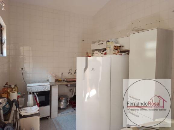 Casa à venda com 2 quartos, 200m² - Foto 11