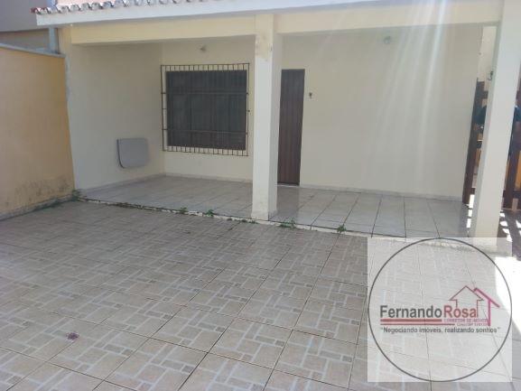 Casa à venda com 2 quartos, 200m² - Foto 2