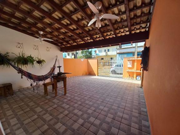 Casa à venda com 2 quartos, 156m² - Foto 1