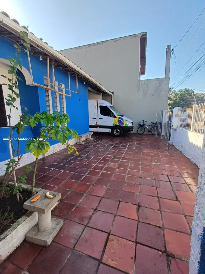 Casa à venda com 3 quartos, 230m² - Foto 4