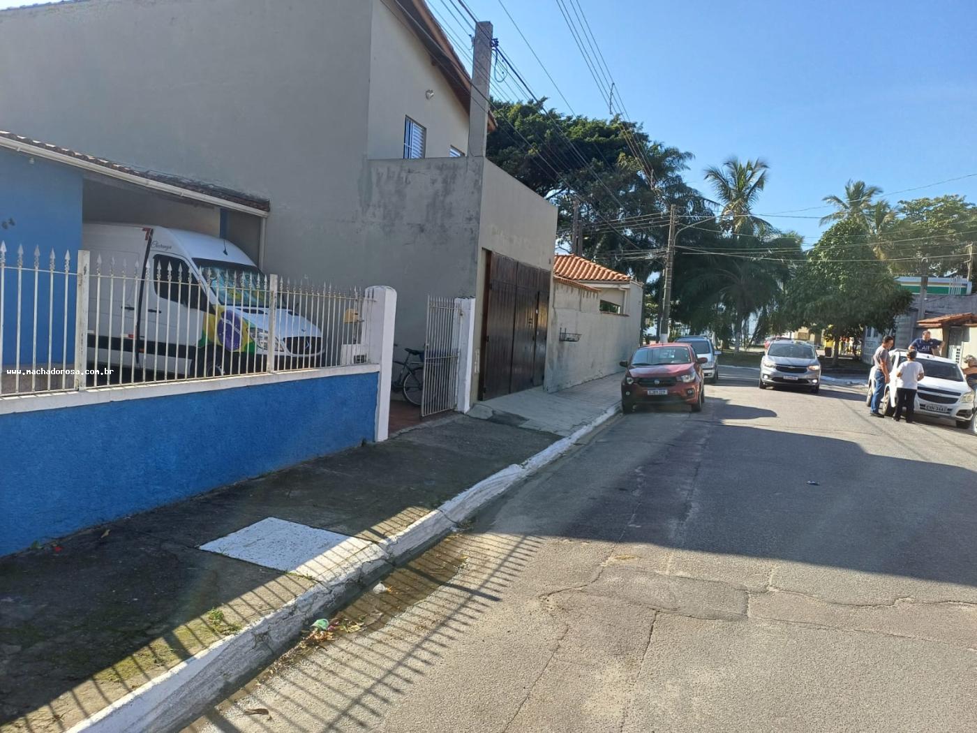 Casa à venda com 3 quartos, 230m² - Foto 2