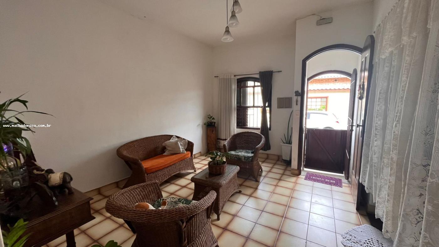 Casa à venda com 3 quartos, 309m² - Foto 11