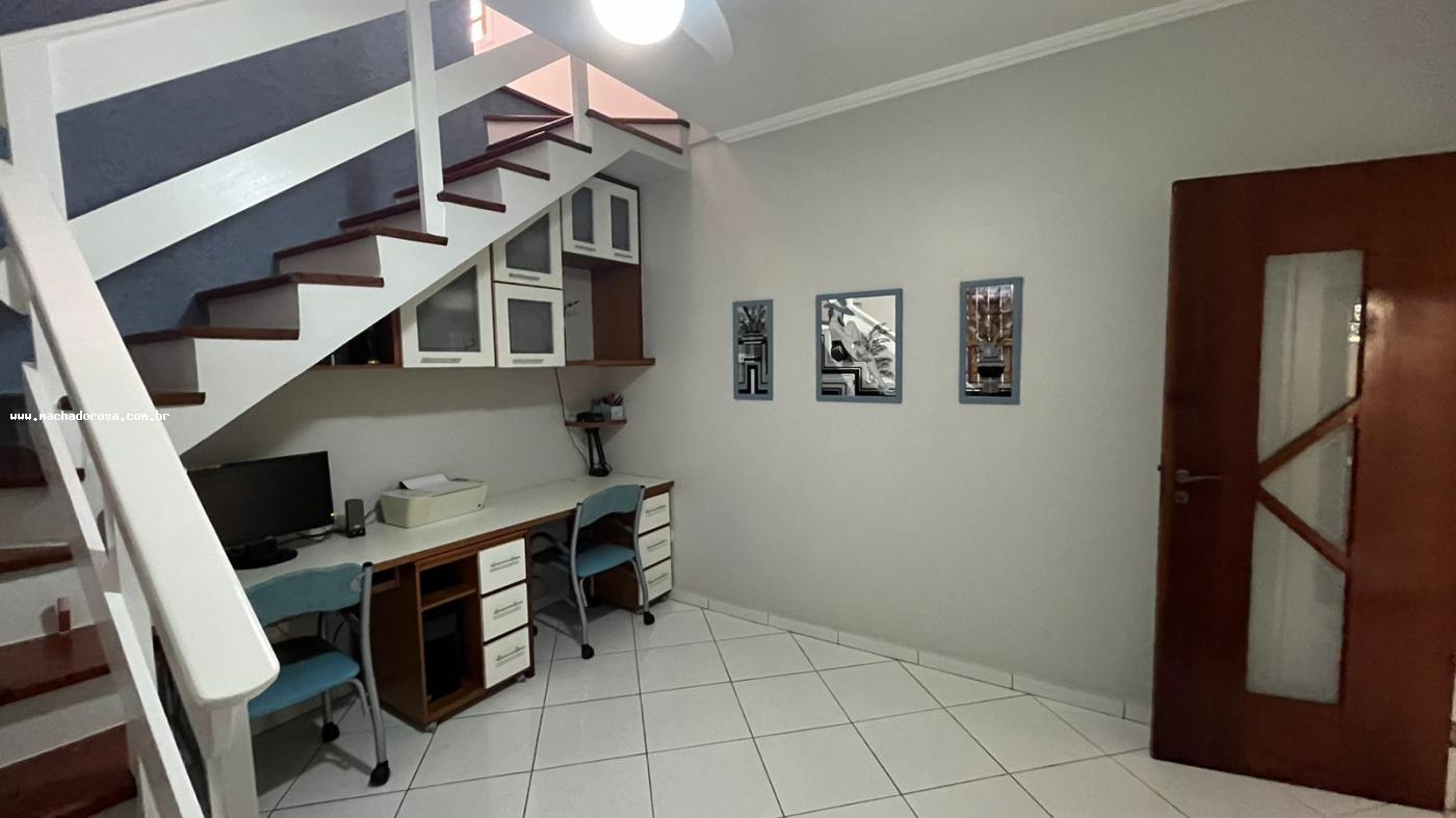 Casa à venda com 4 quartos, 250m² - Foto 11