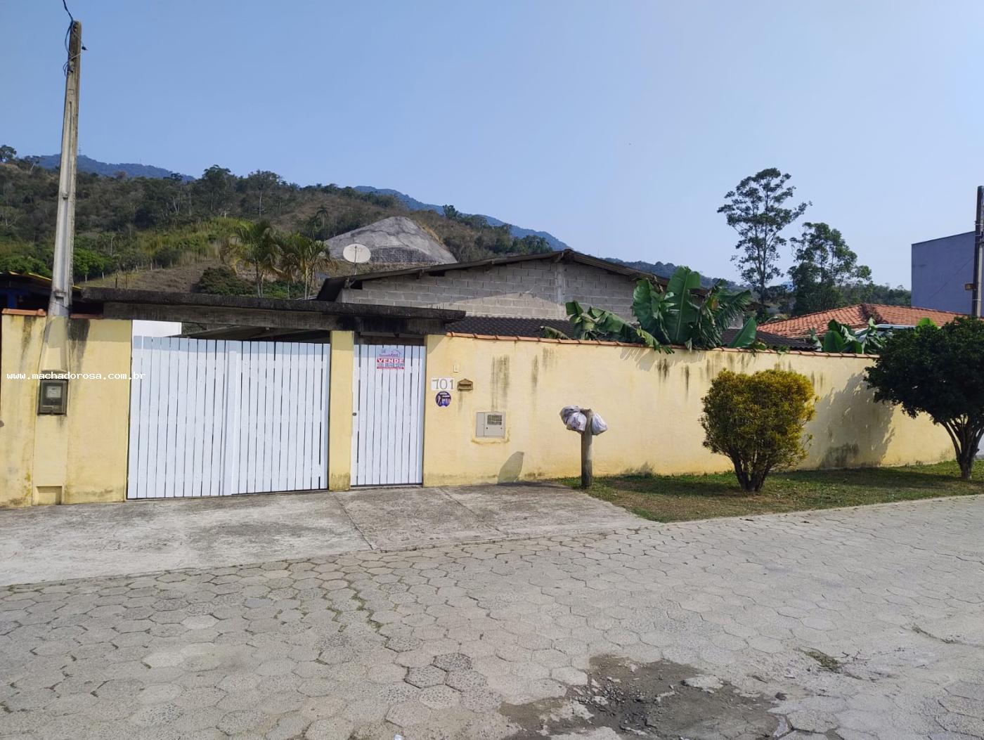 Casa à venda com 3 quartos, 325m² - Foto 1