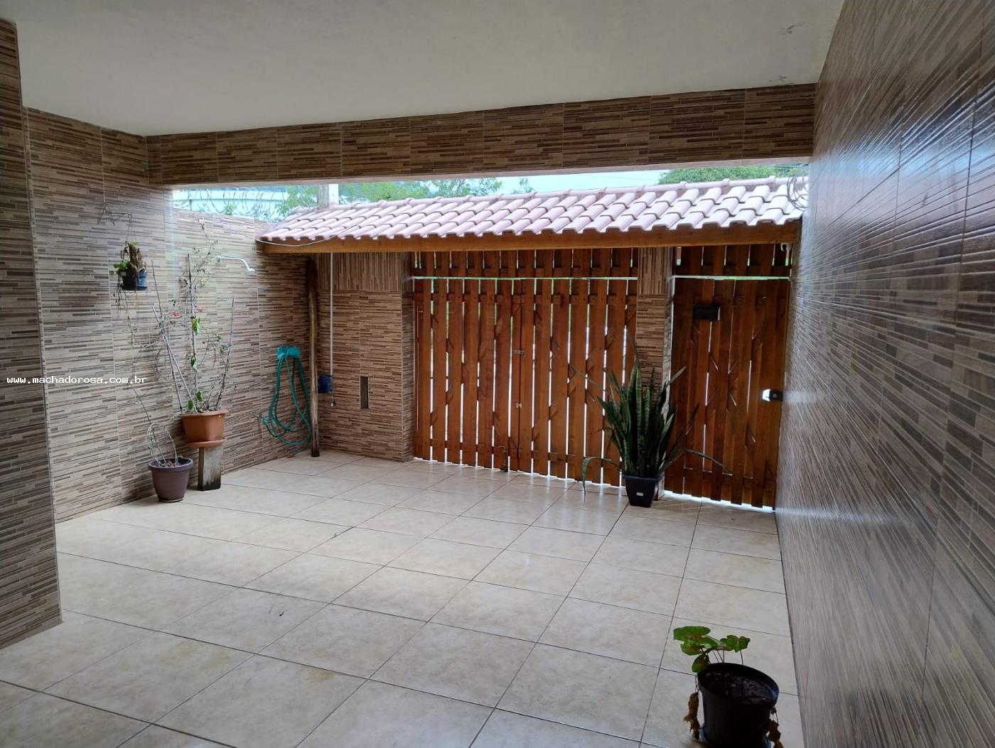 Casa à venda com 2 quartos, 121m² - Foto 1