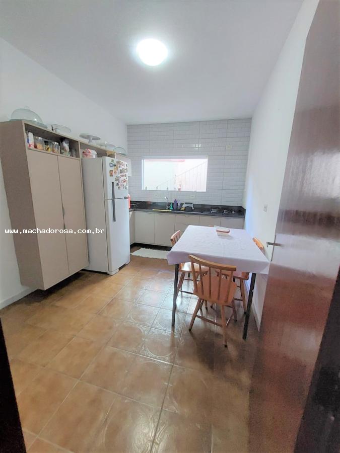 Casa à venda com 6 quartos, 309m² - Foto 22