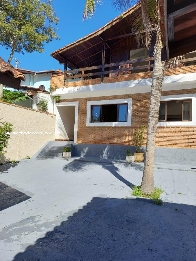 Casa à venda com 6 quartos, 309m² - Foto 2