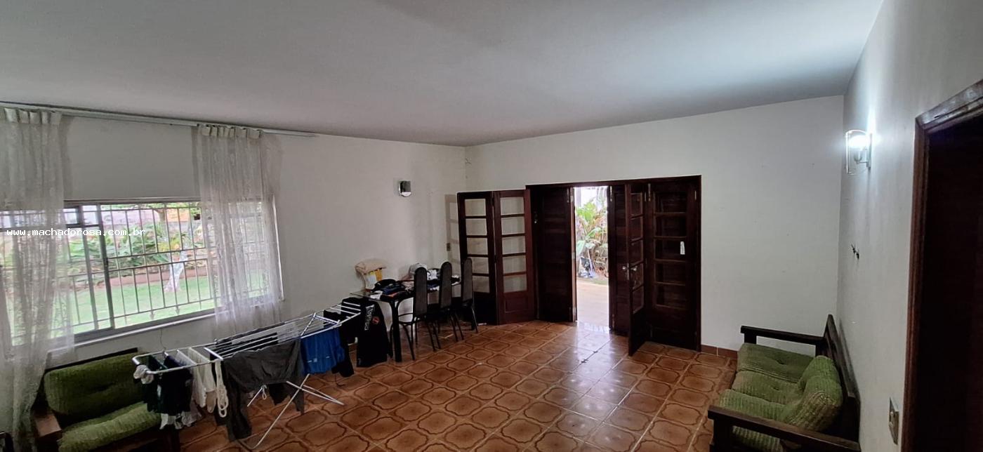 Casa à venda com 4 quartos, 1021m² - Foto 24