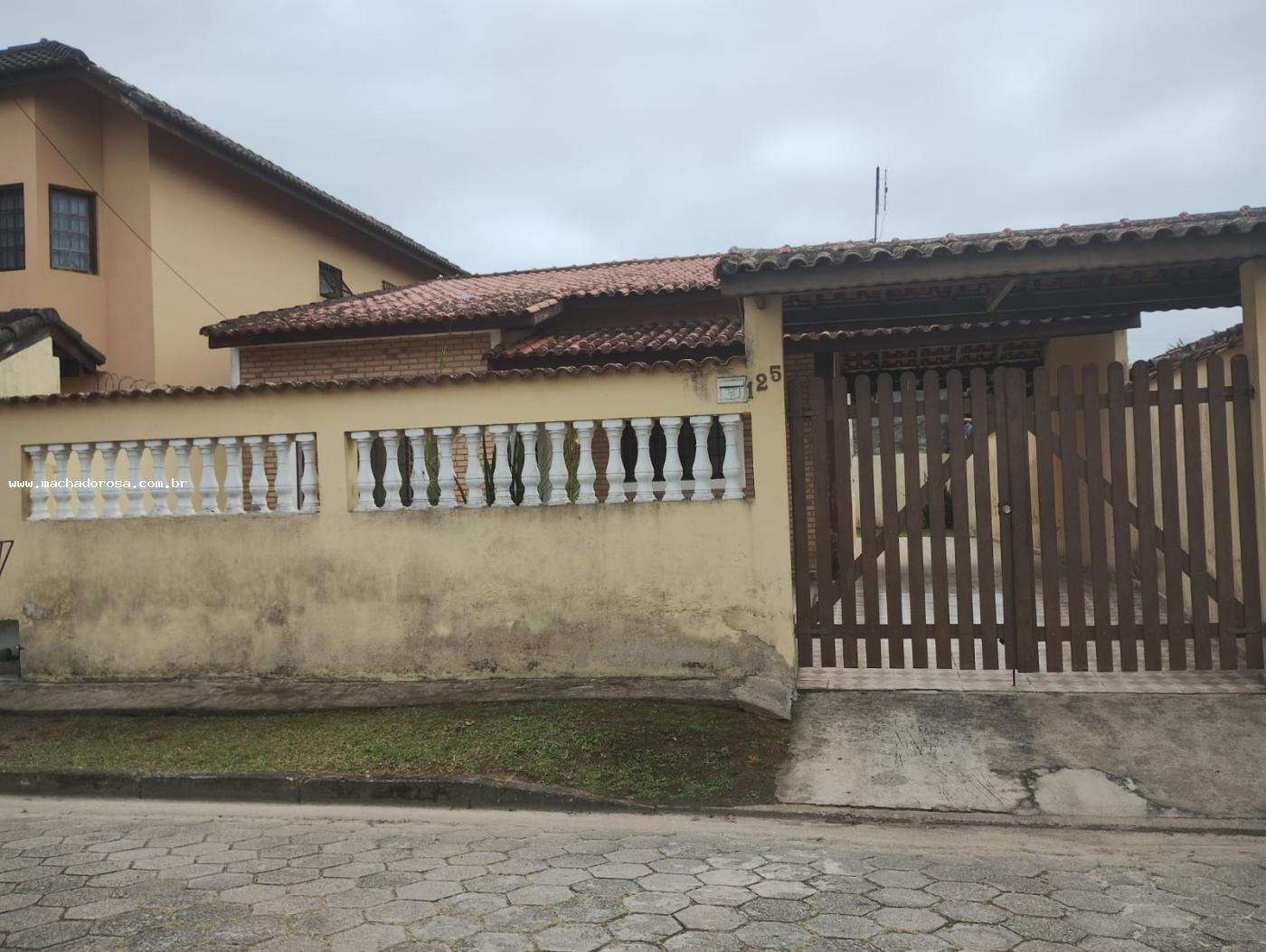 Casa à venda com 3 quartos, 250m² - Foto 2