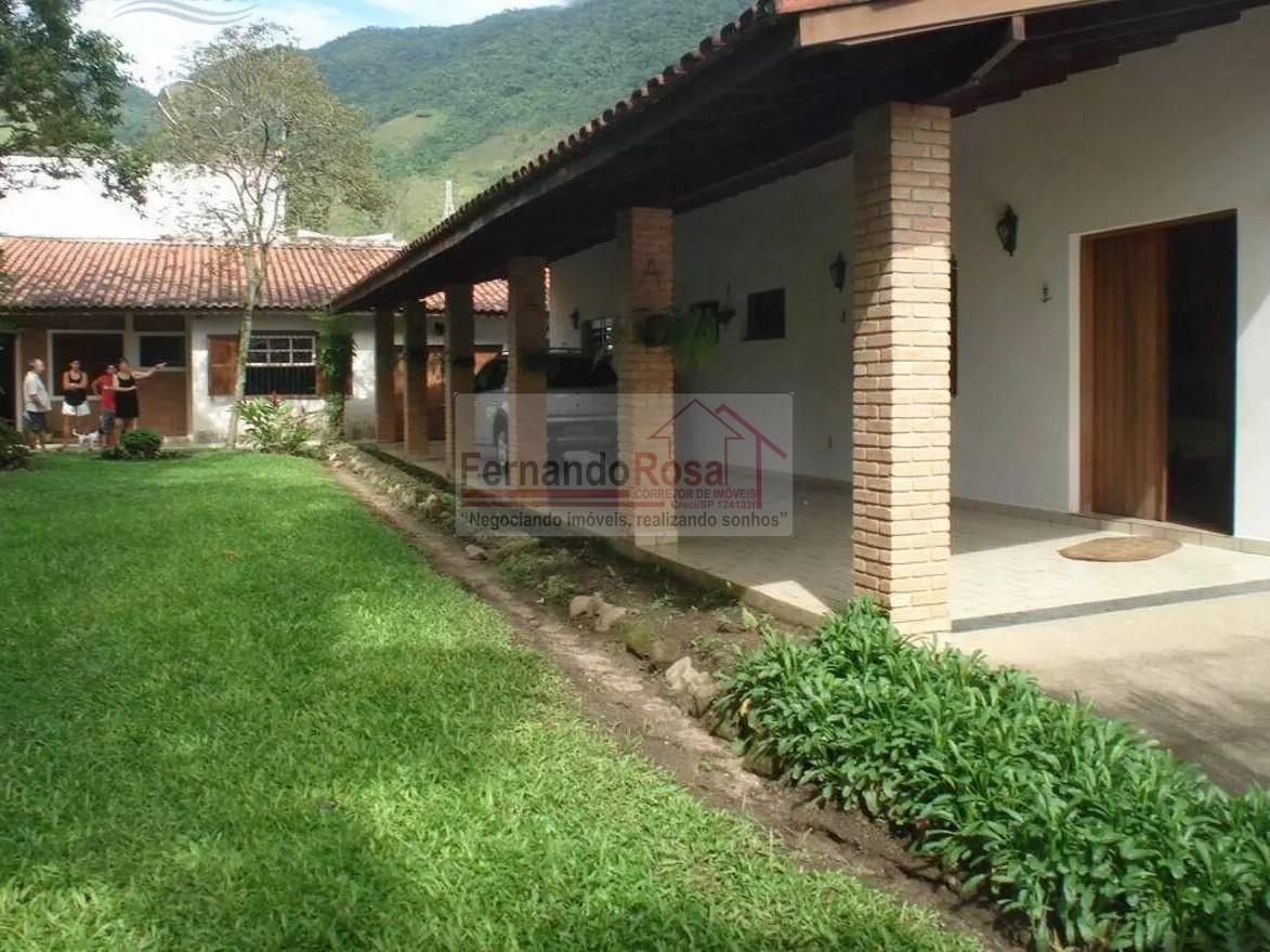 Casa à venda com 5 quartos, 900m² - Foto 1