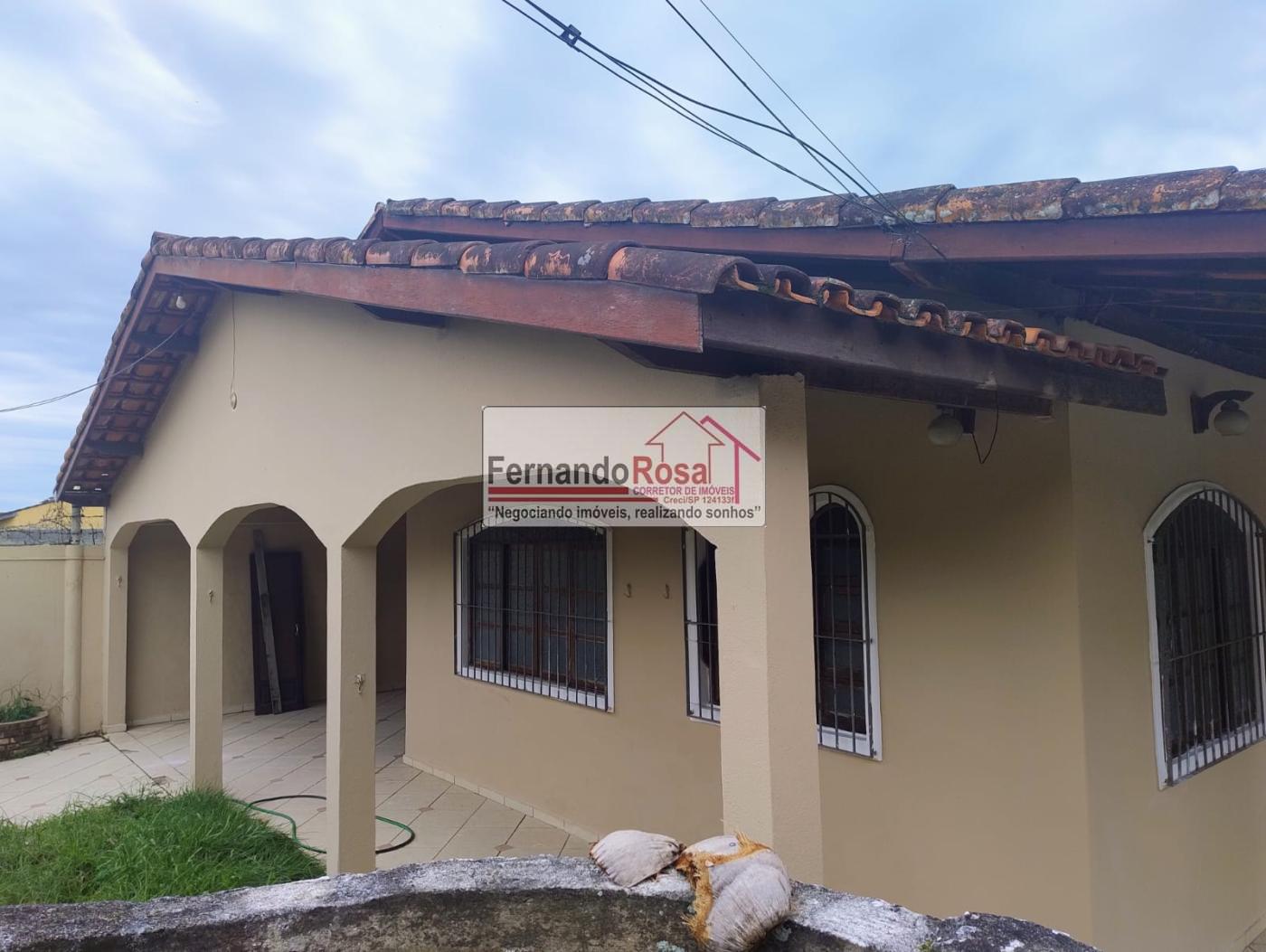 Casa à venda com 3 quartos, 600m² - Foto 1