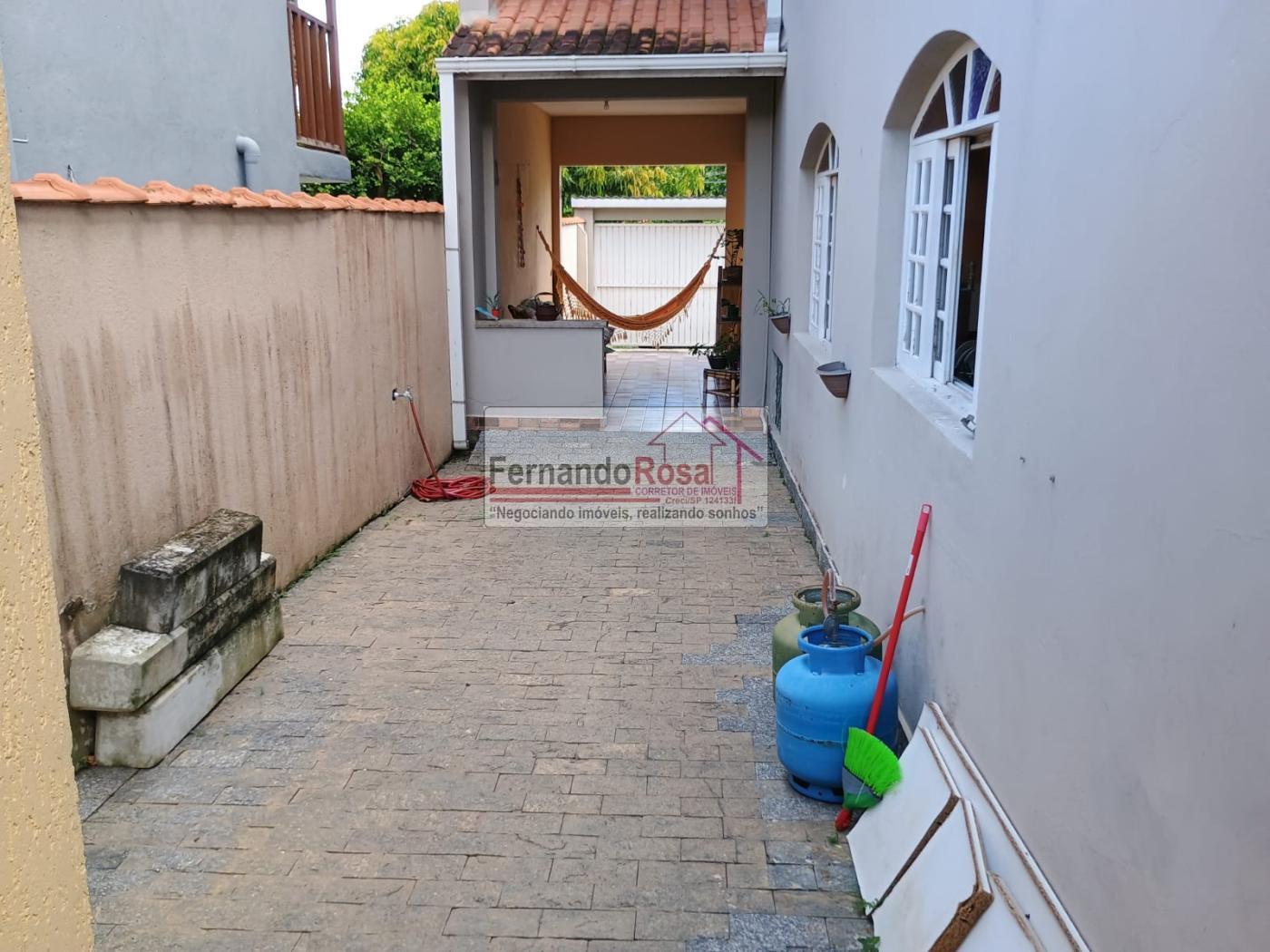 Casa à venda com 4 quartos, 220m² - Foto 5