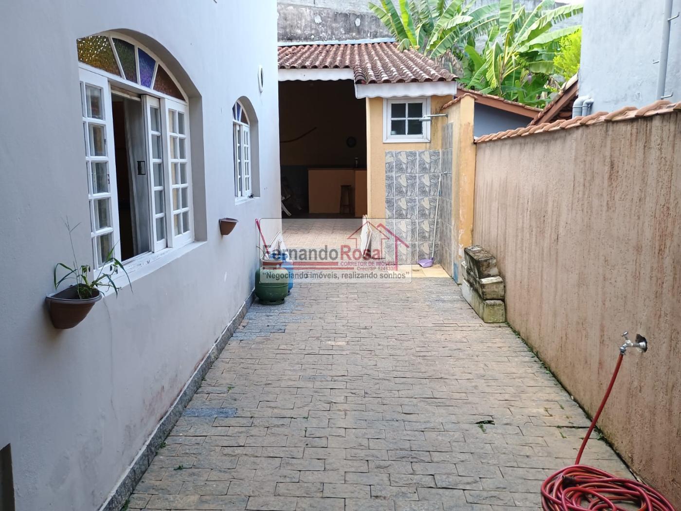 Casa à venda com 4 quartos, 220m² - Foto 4